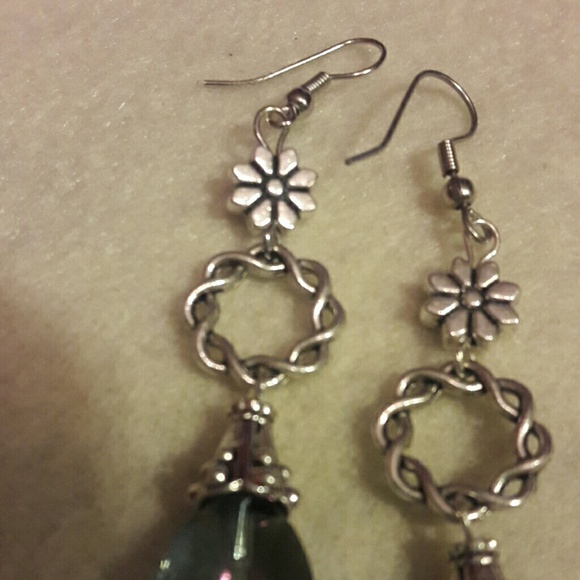 DebbBees #184.  Blue faceted drop dangle - Picture 4 of 6